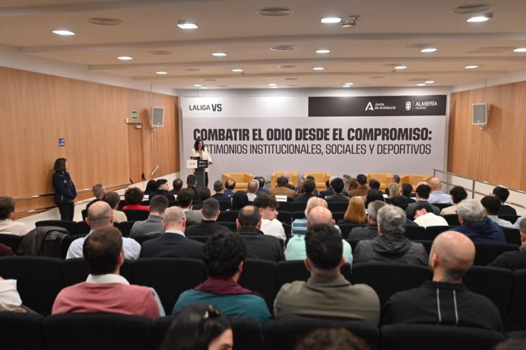 El CEMyRI se suma en Almería a la jornada de LALIGA contra el racismo